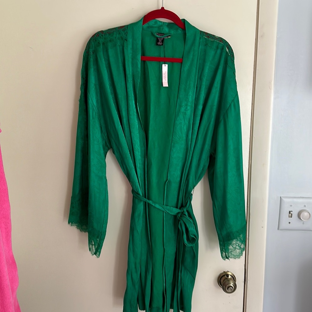 Victoria’s secret’s New night robe lace NEW